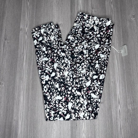 Balance Collection Contender Lux | Zinfindel Animal Speckle Ankle Leggings | Lg - Picture 7 of 11